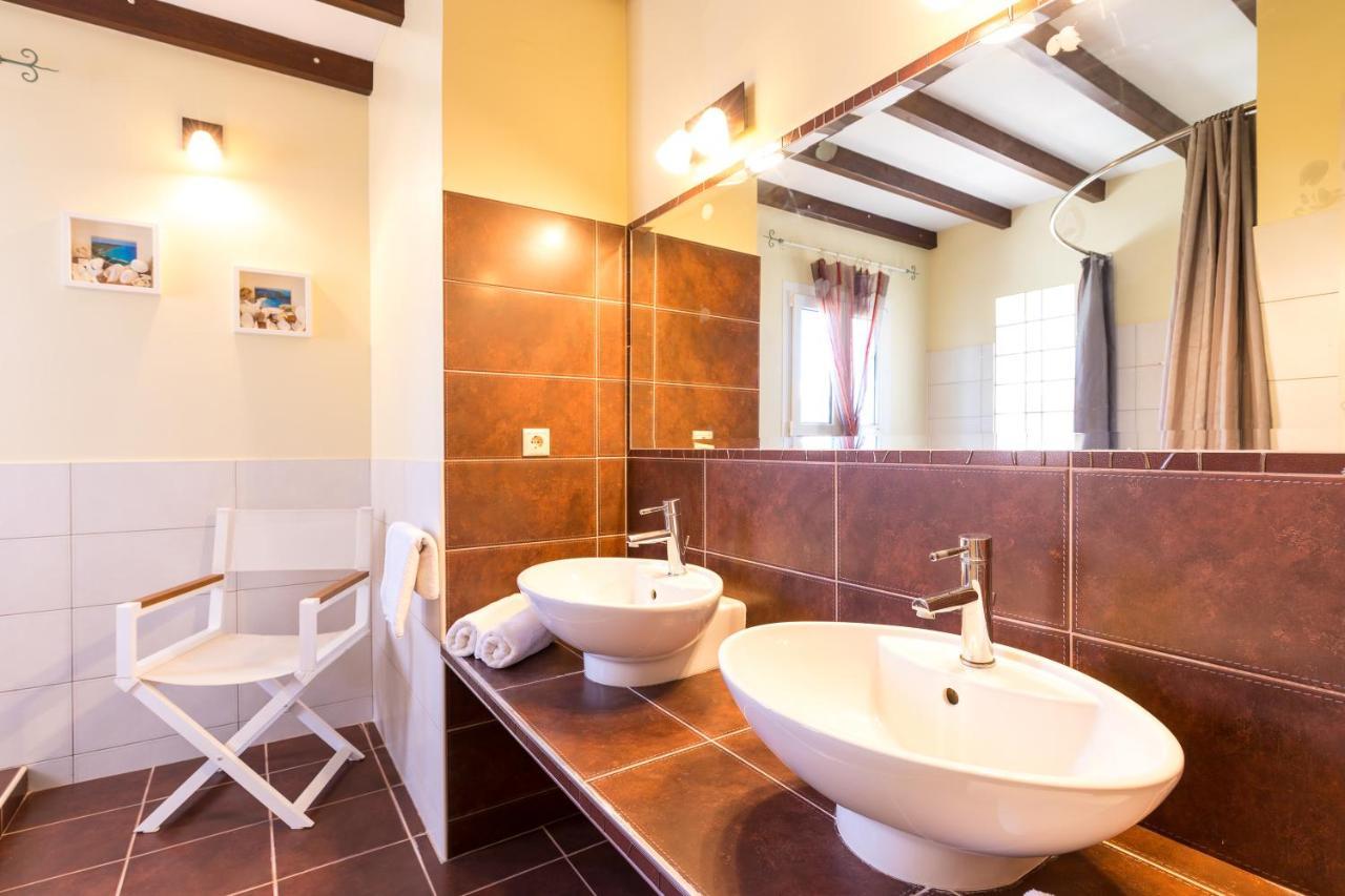Villa St Nicholas House With Private Heated Pool ダシア エクステリア 写真
